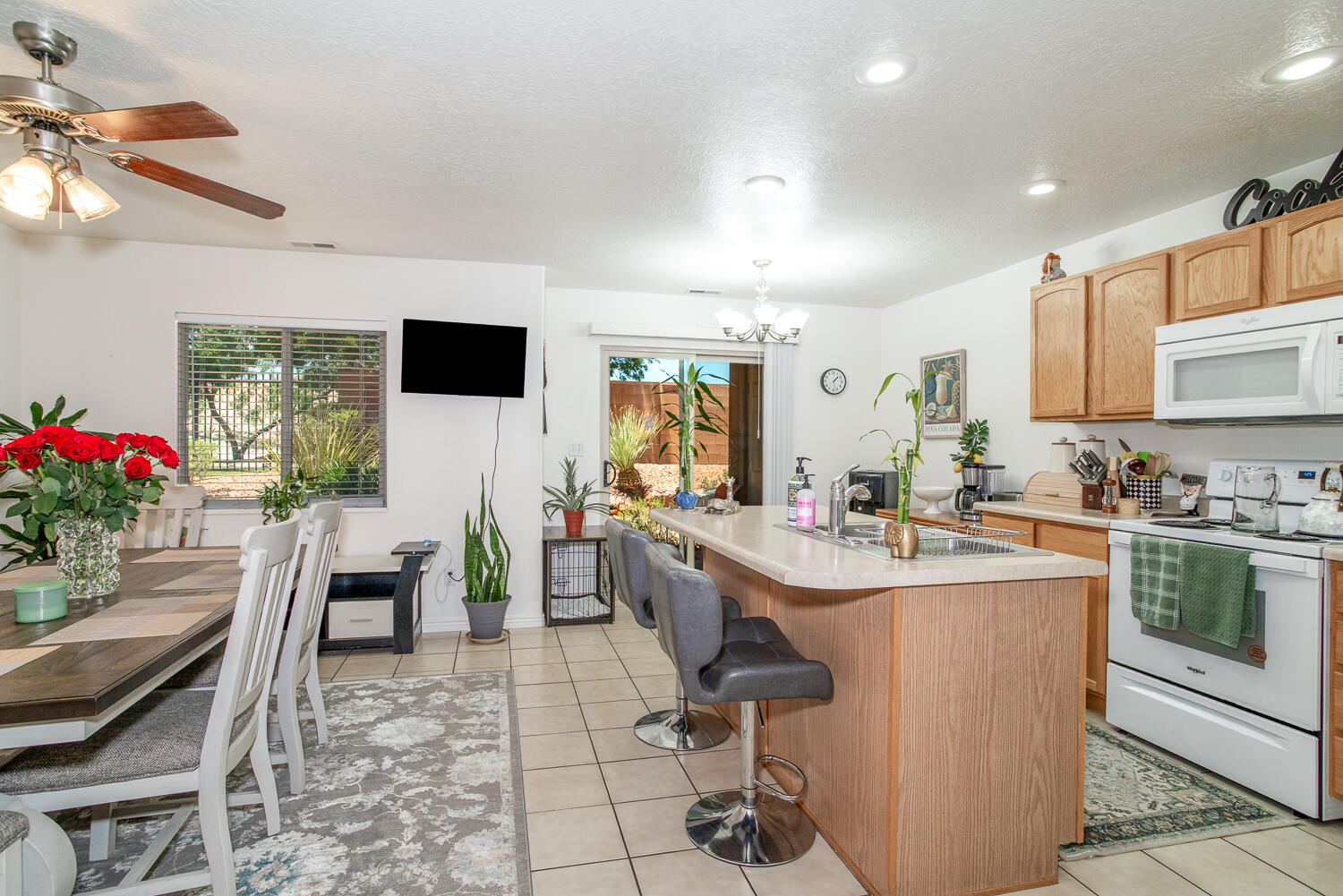 HIDDEN VALLEY TOWN HOMES - Residential