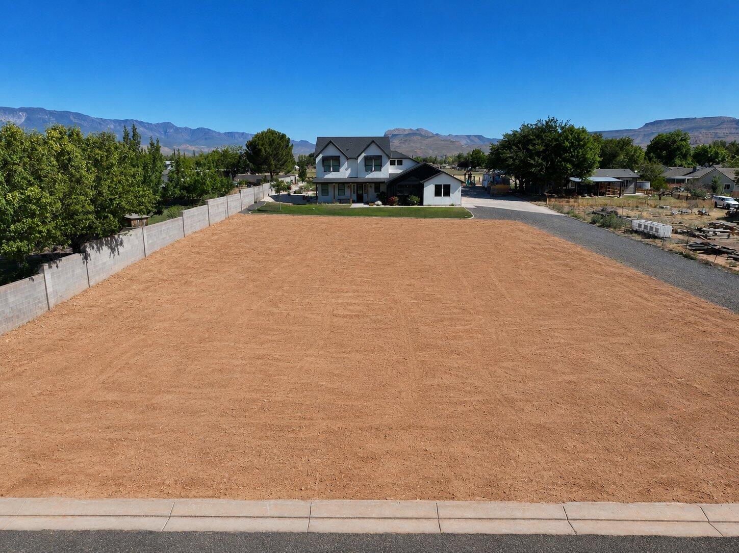 APRICOT ACRES - Land