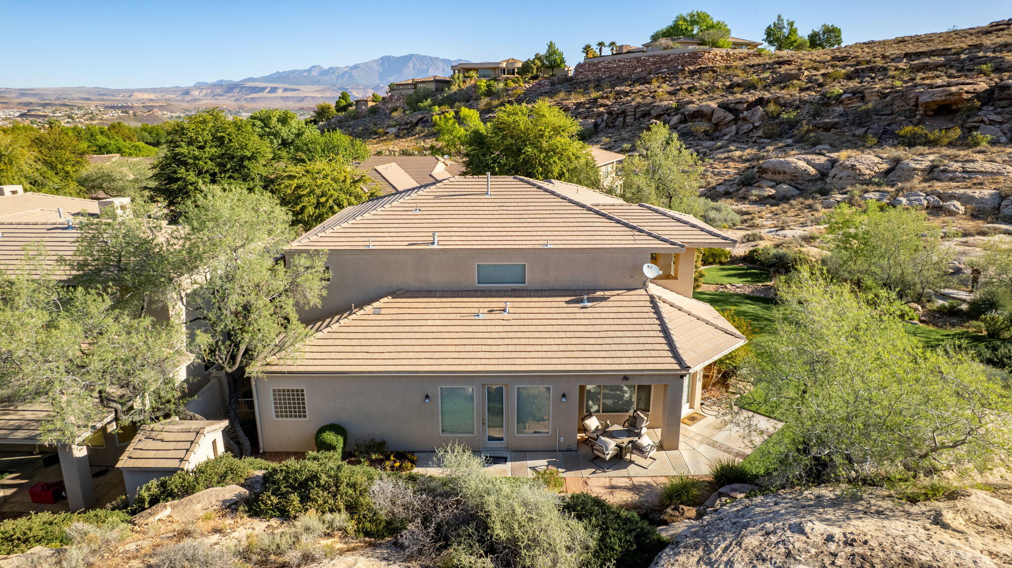 STONE CLIFF TOWNHOMES - Residential