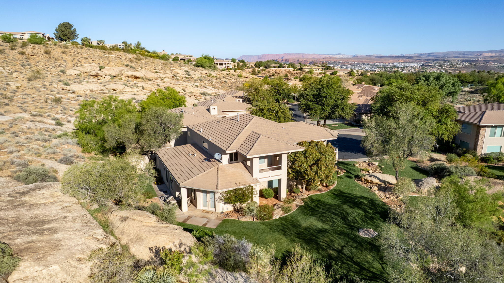 STONE CLIFF TOWNHOMES - Residential