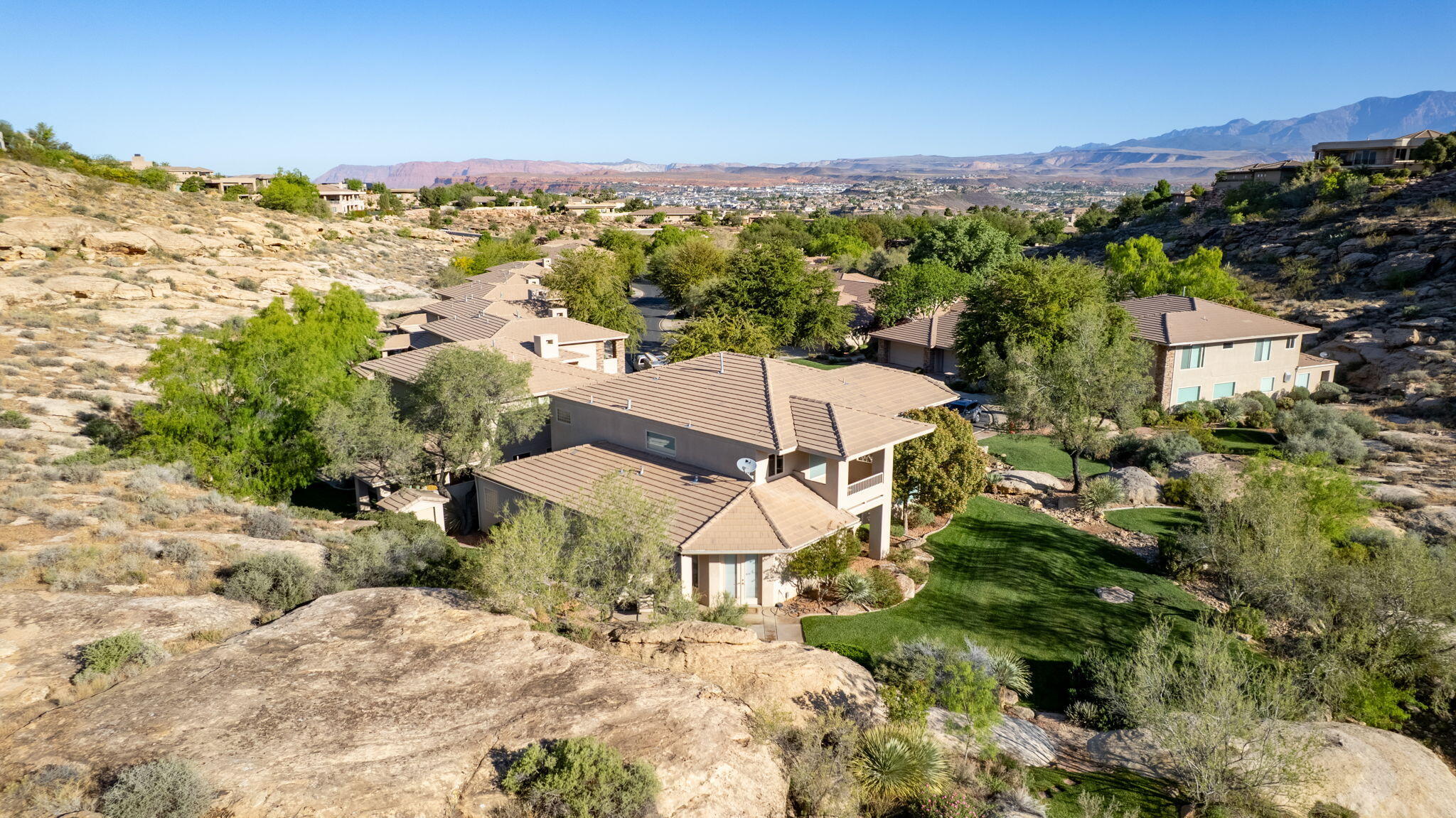 STONE CLIFF TOWNHOMES - Residential