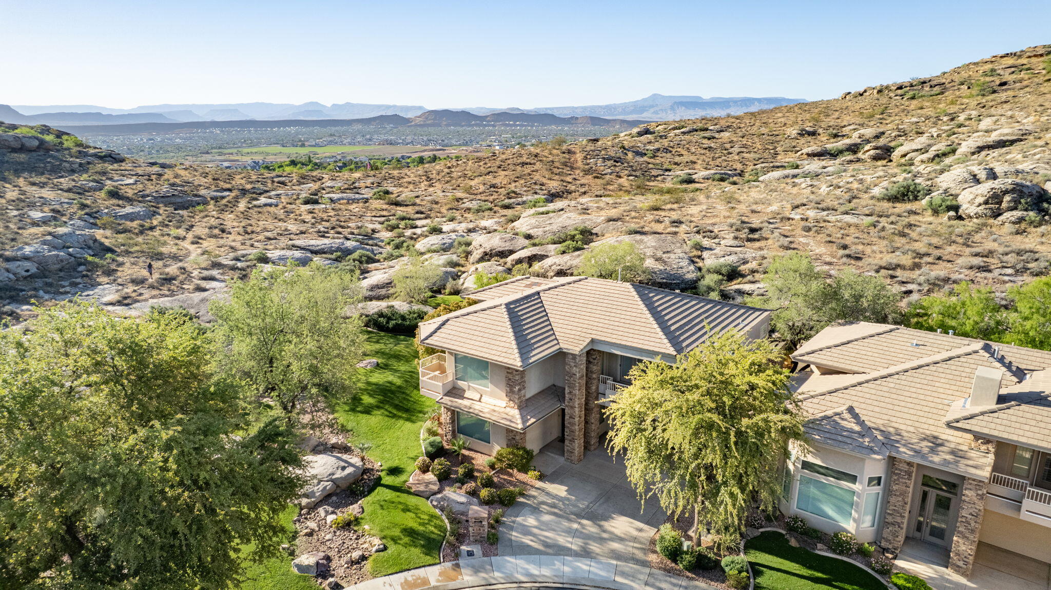 STONE CLIFF TOWNHOMES - Residential
