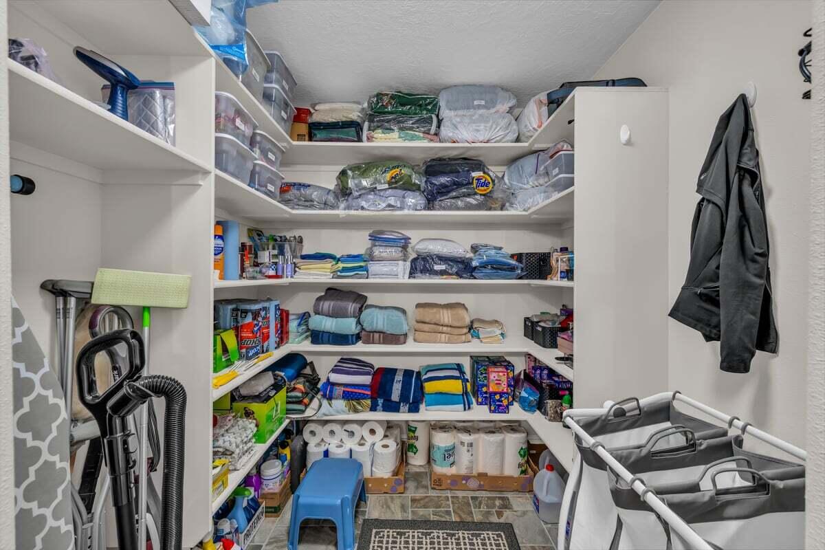 FAIRWAY HILLS - Residential