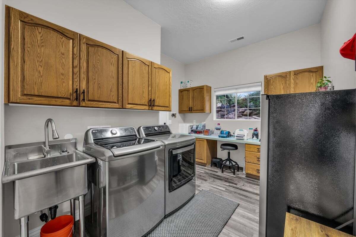 FAIRWAY HILLS - Residential