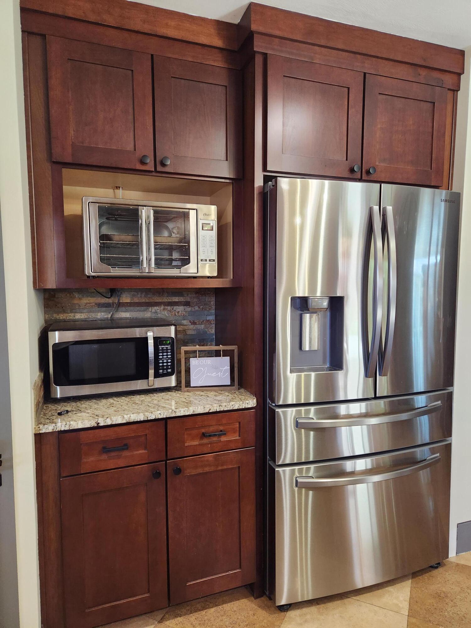 TOQUERVILLE TOWNSITE - Residential