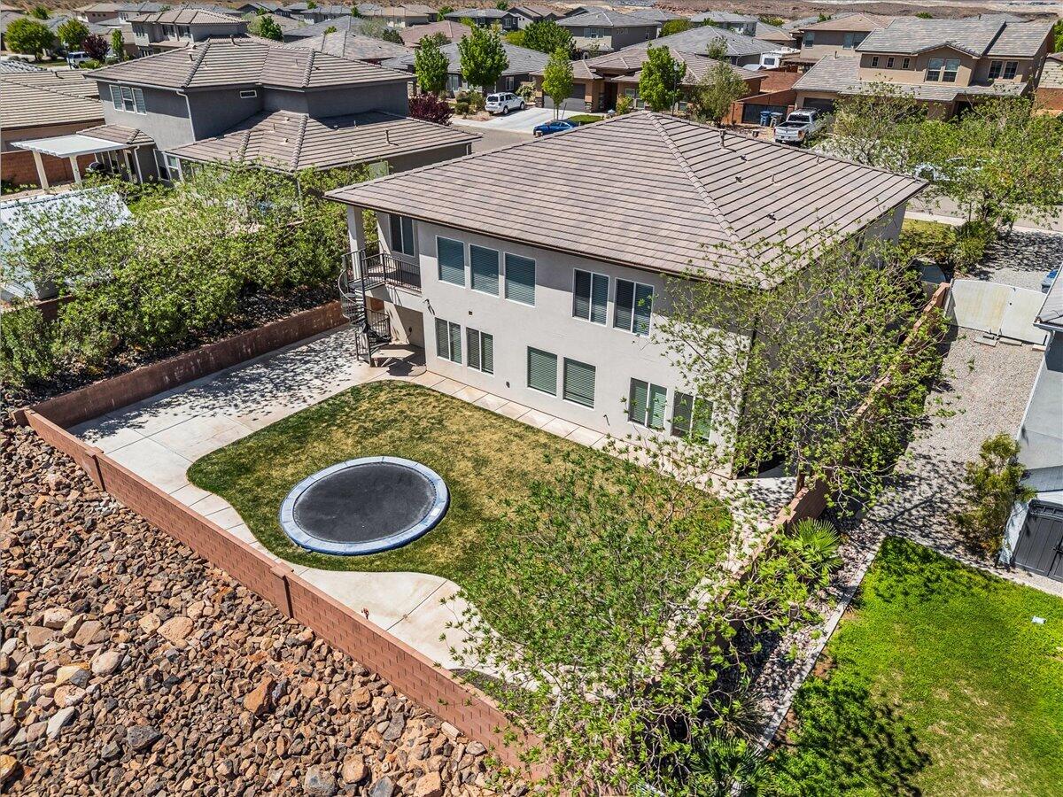 DESERT CREST - Residential