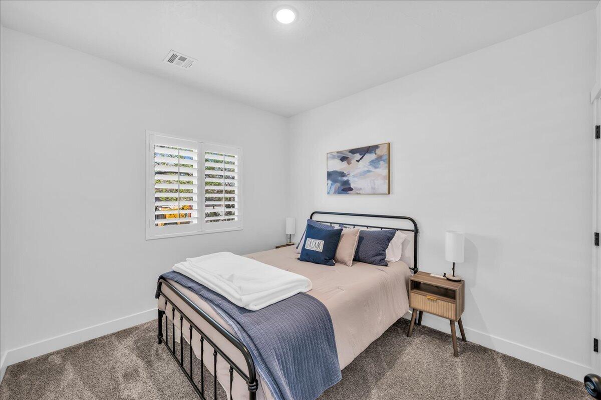 DESERT CREST - Residential