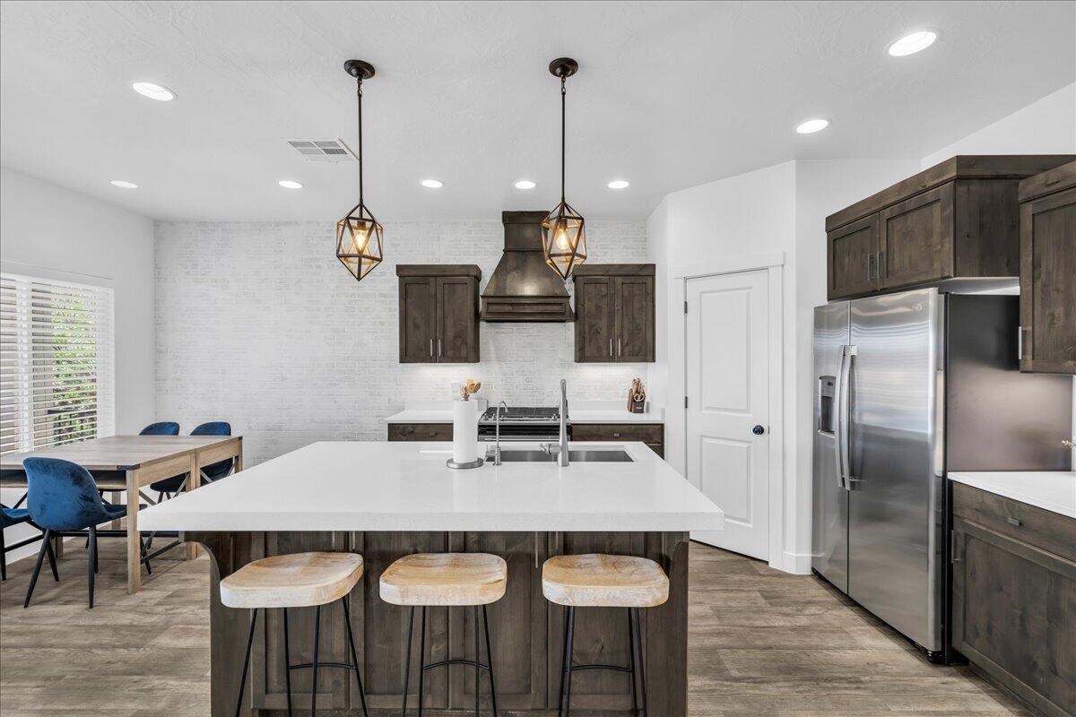 DESERT CREST - Residential