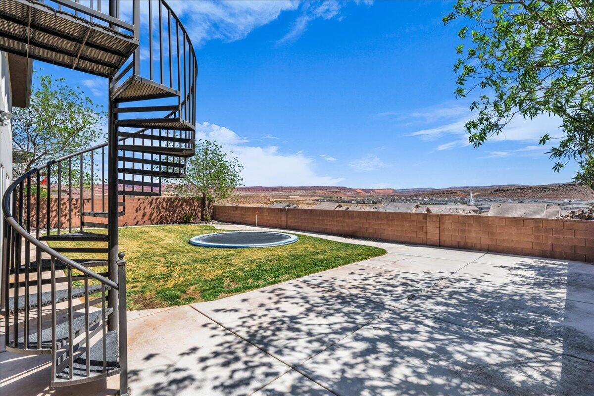 DESERT CREST - Residential