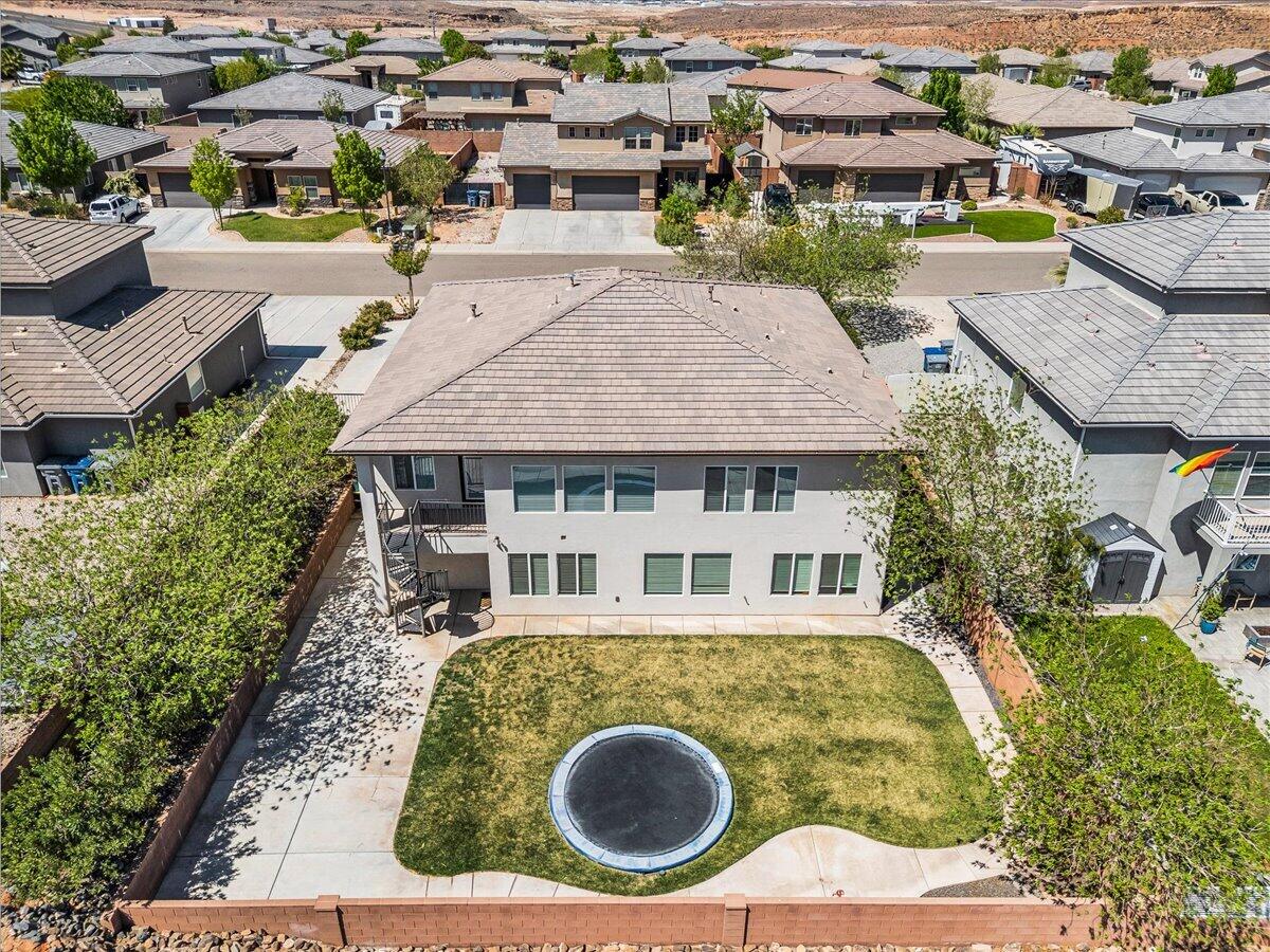 DESERT CREST - Residential