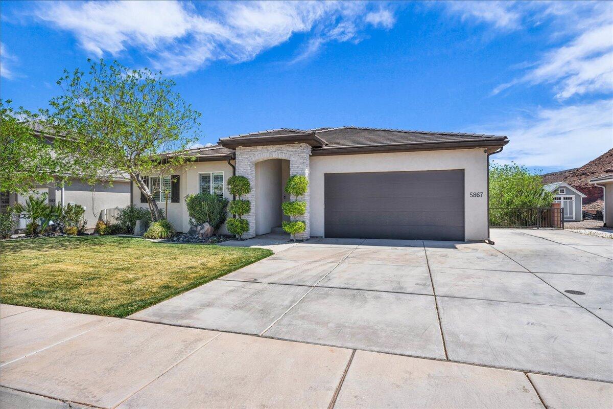 DESERT CREST - Residential