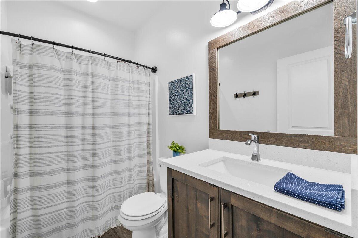 DESERT CREST - Residential