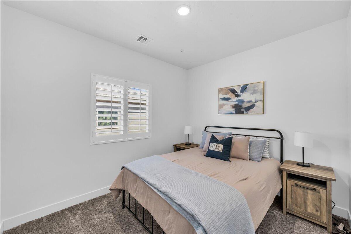 DESERT CREST - Residential