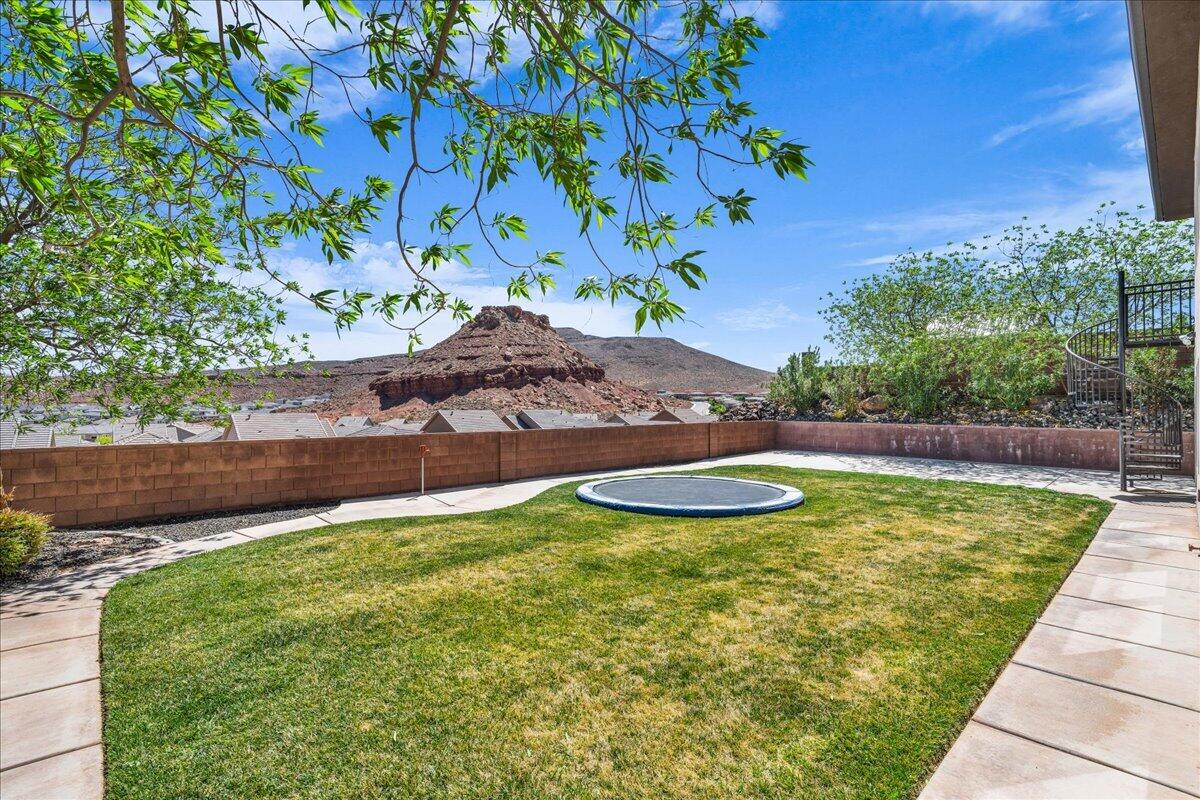 DESERT CREST - Residential