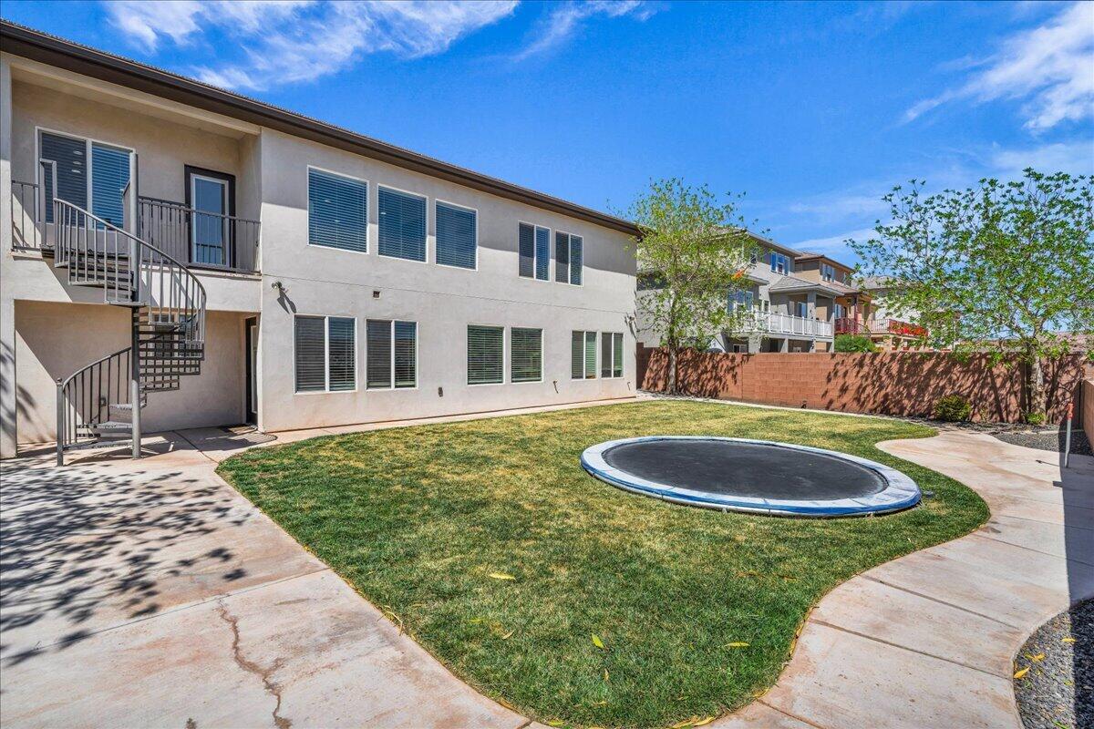 DESERT CREST - Residential