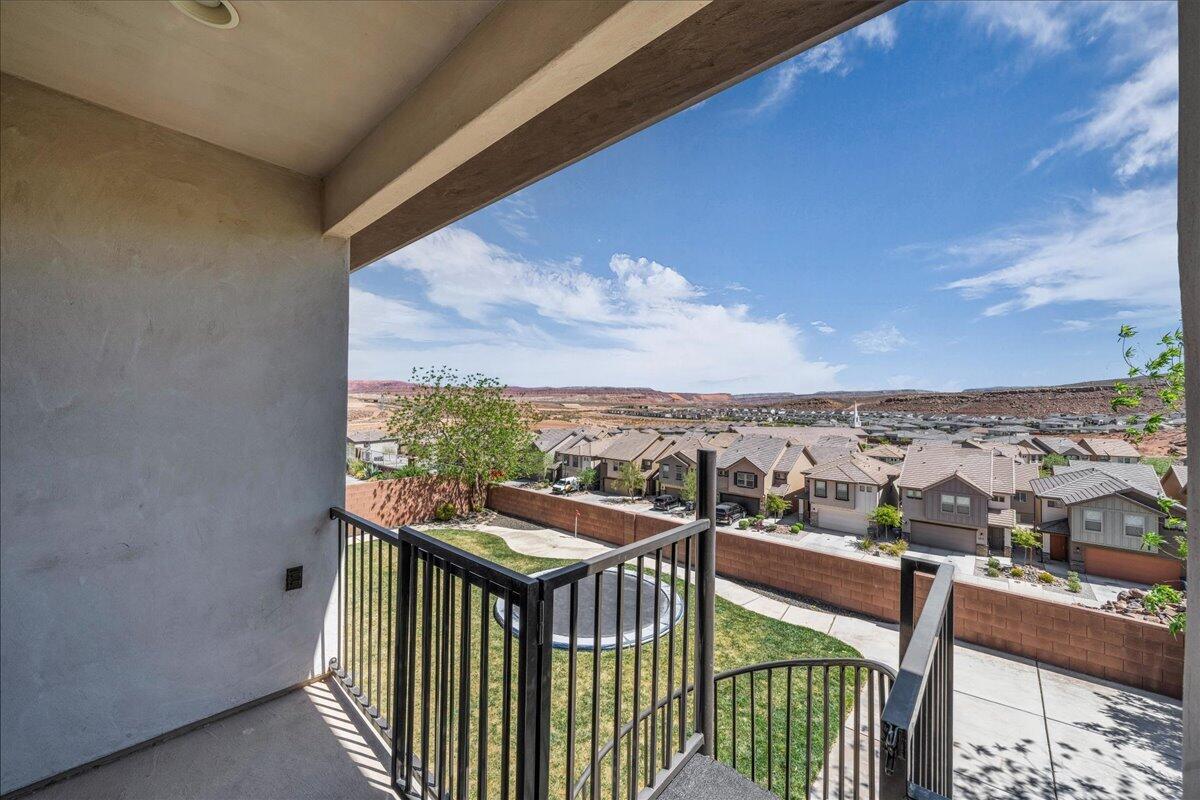 DESERT CREST - Residential