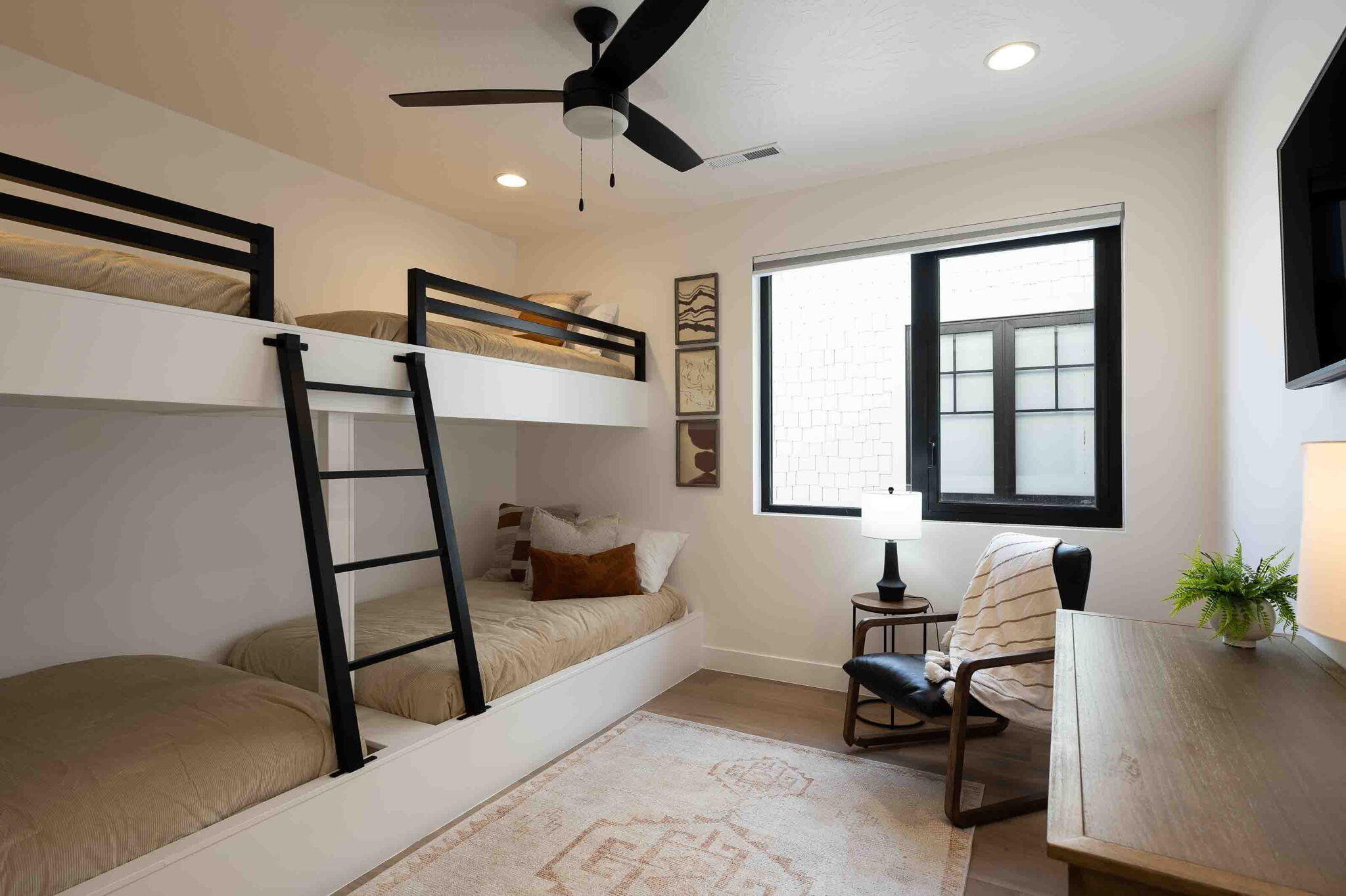 DESERT COLOR RESORT - Residential