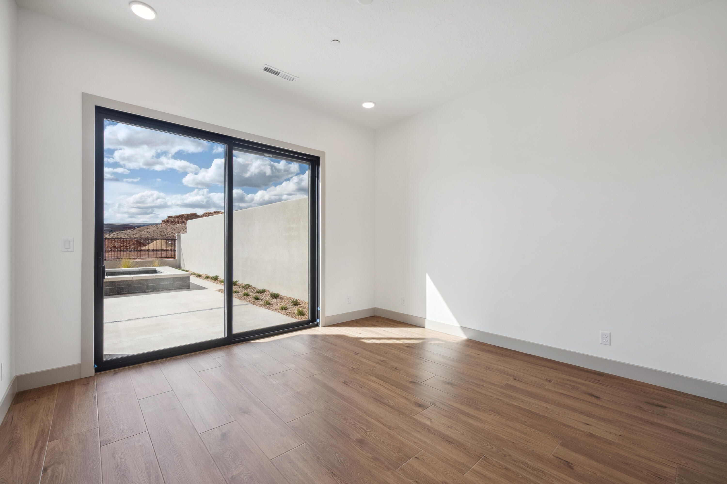 ISLAND AT CORAL CANYON - Residential