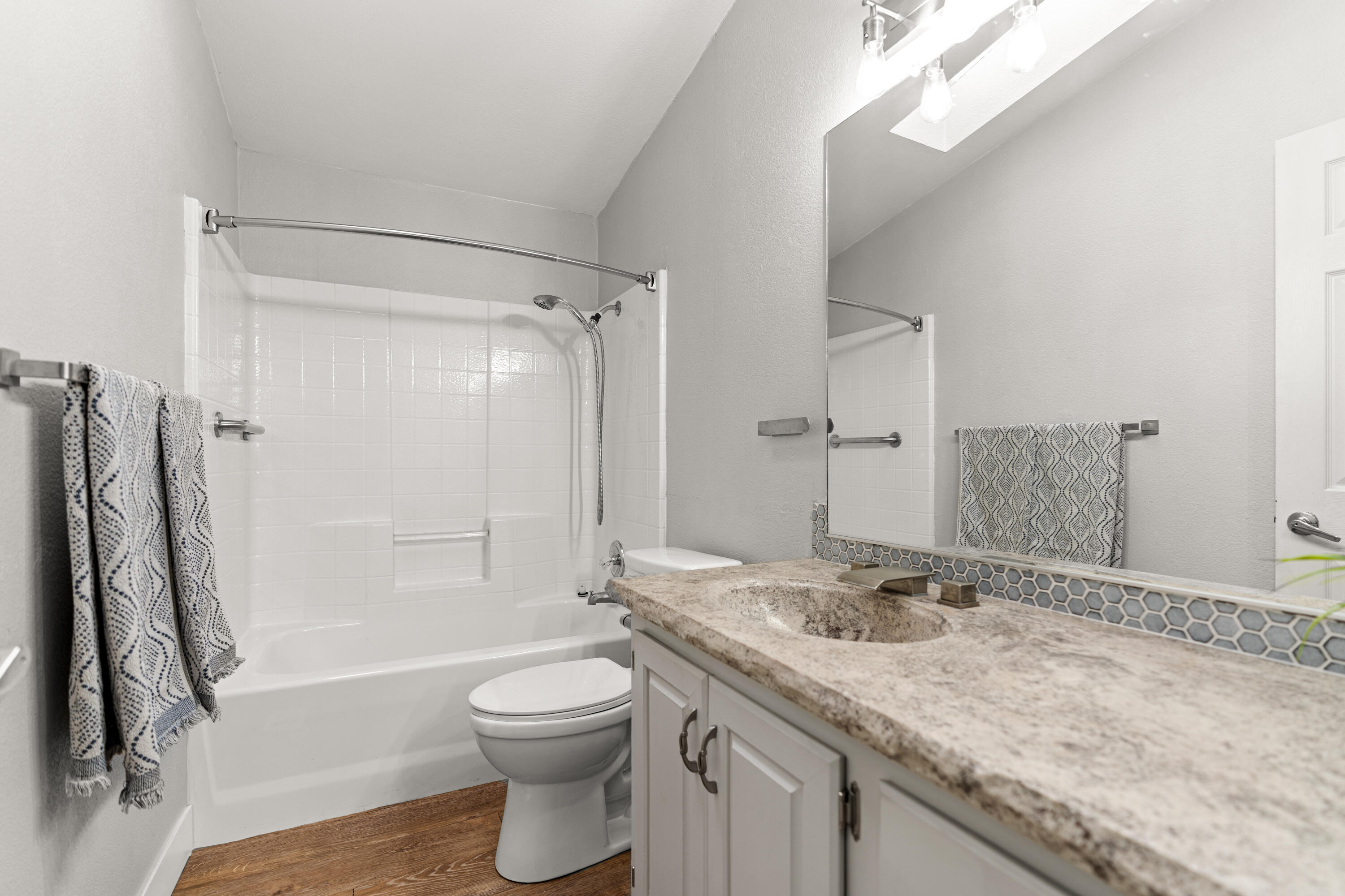 LAVA BLUFF MOBILE HOME PARK - Residential