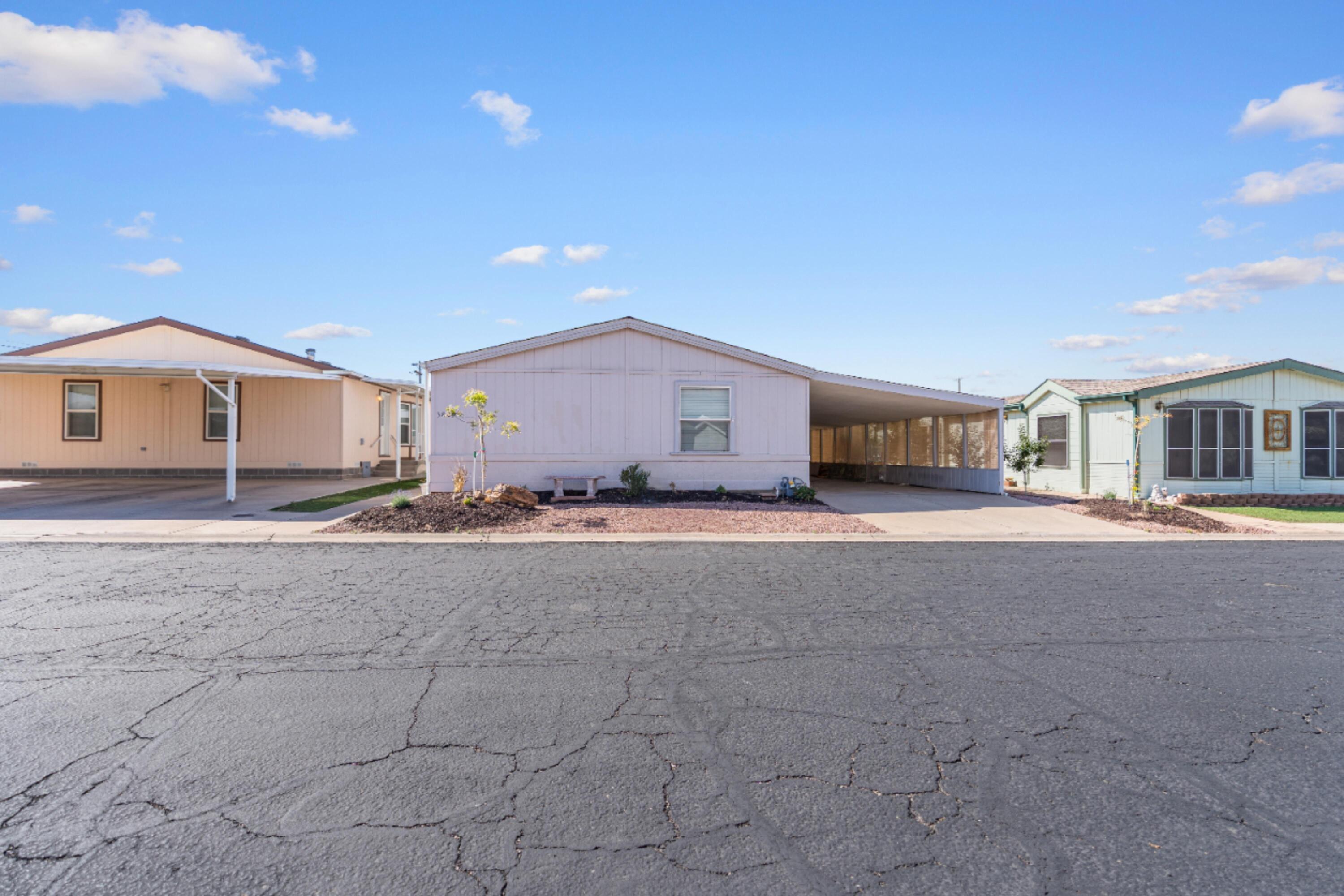 LAVA BLUFF MOBILE HOME PARK - Residential