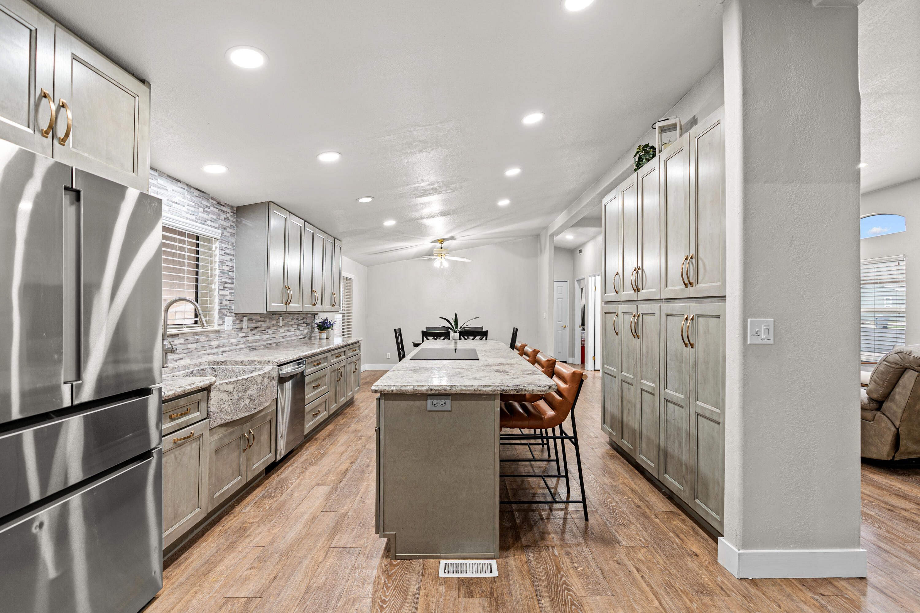 LAVA BLUFF MOBILE HOME PARK - Residential