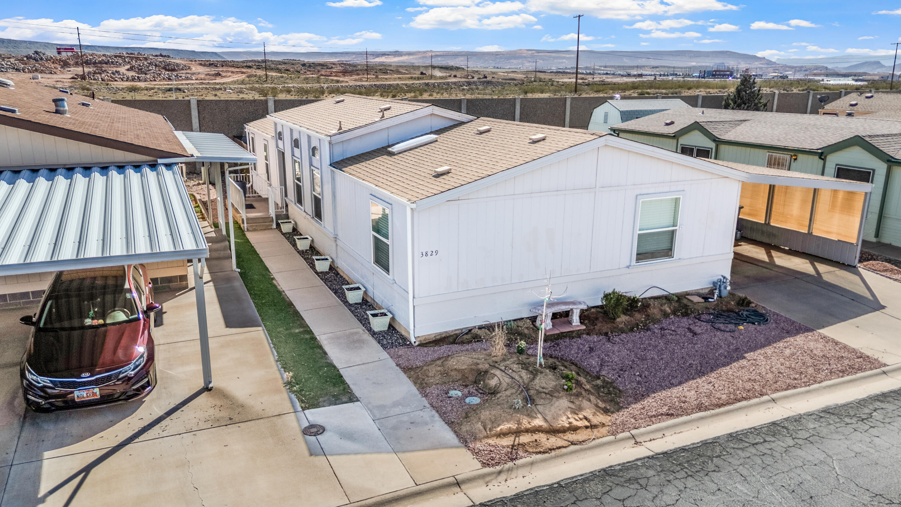 LAVA BLUFF MOBILE HOME PARK - Residential