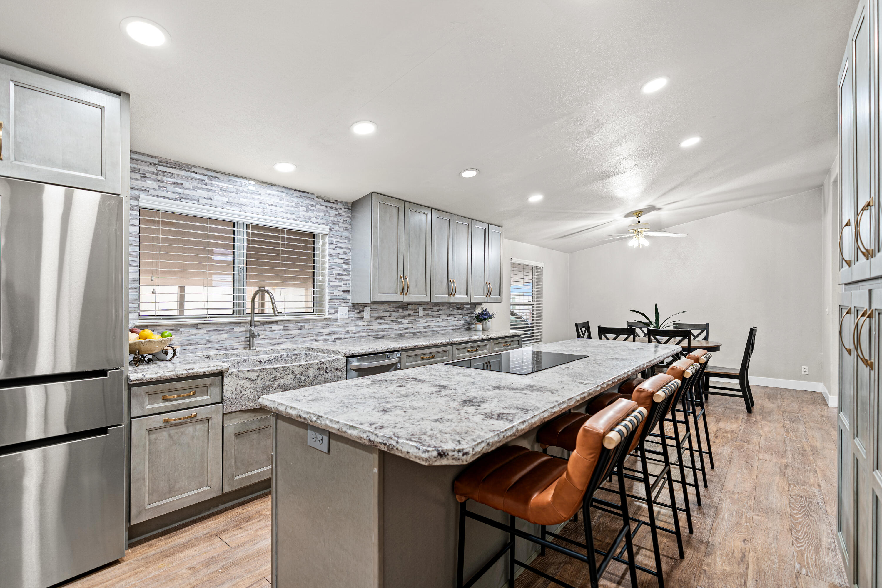 LAVA BLUFF MOBILE HOME PARK - Residential