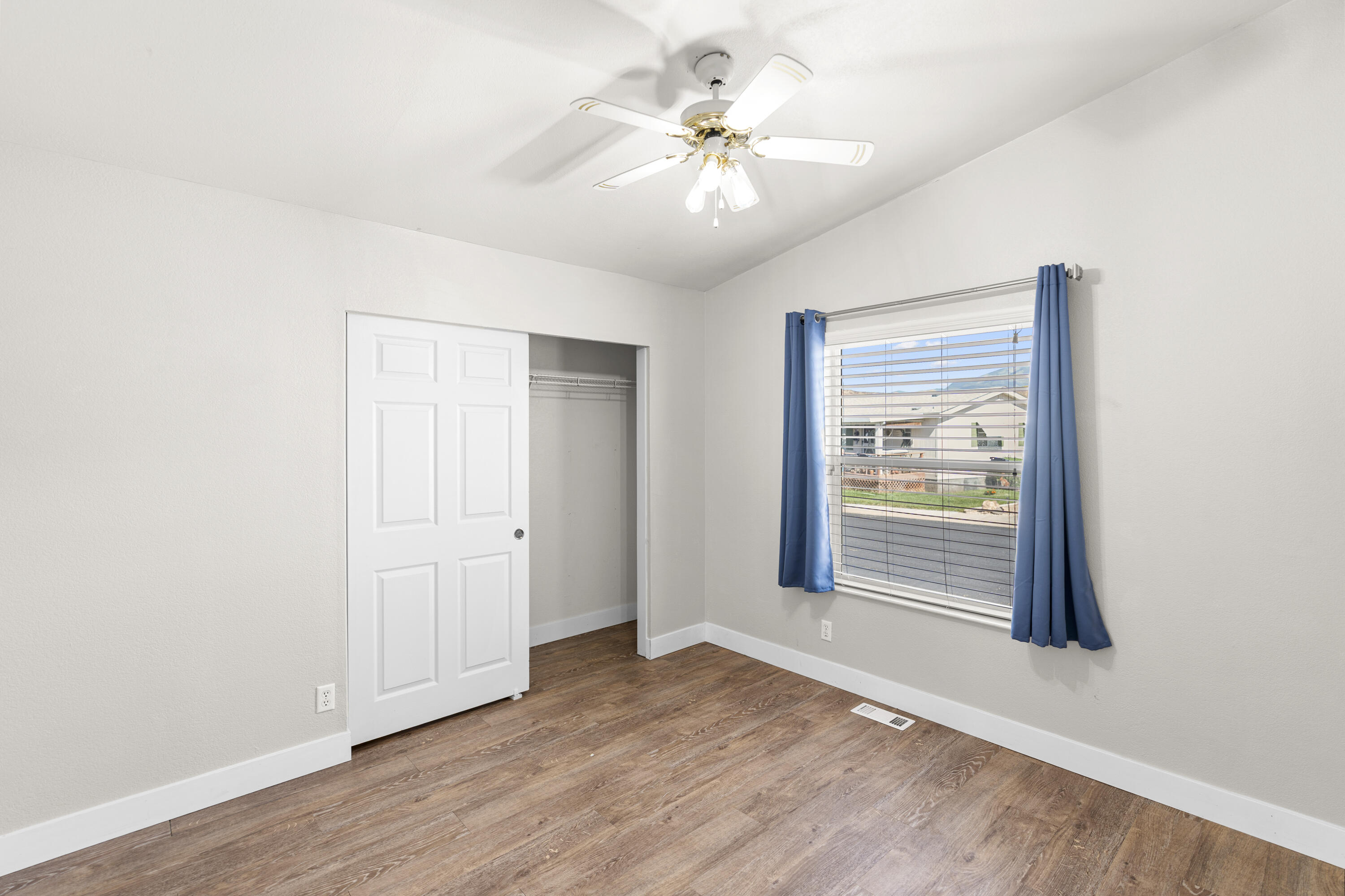 LAVA BLUFF MOBILE HOME PARK - Residential