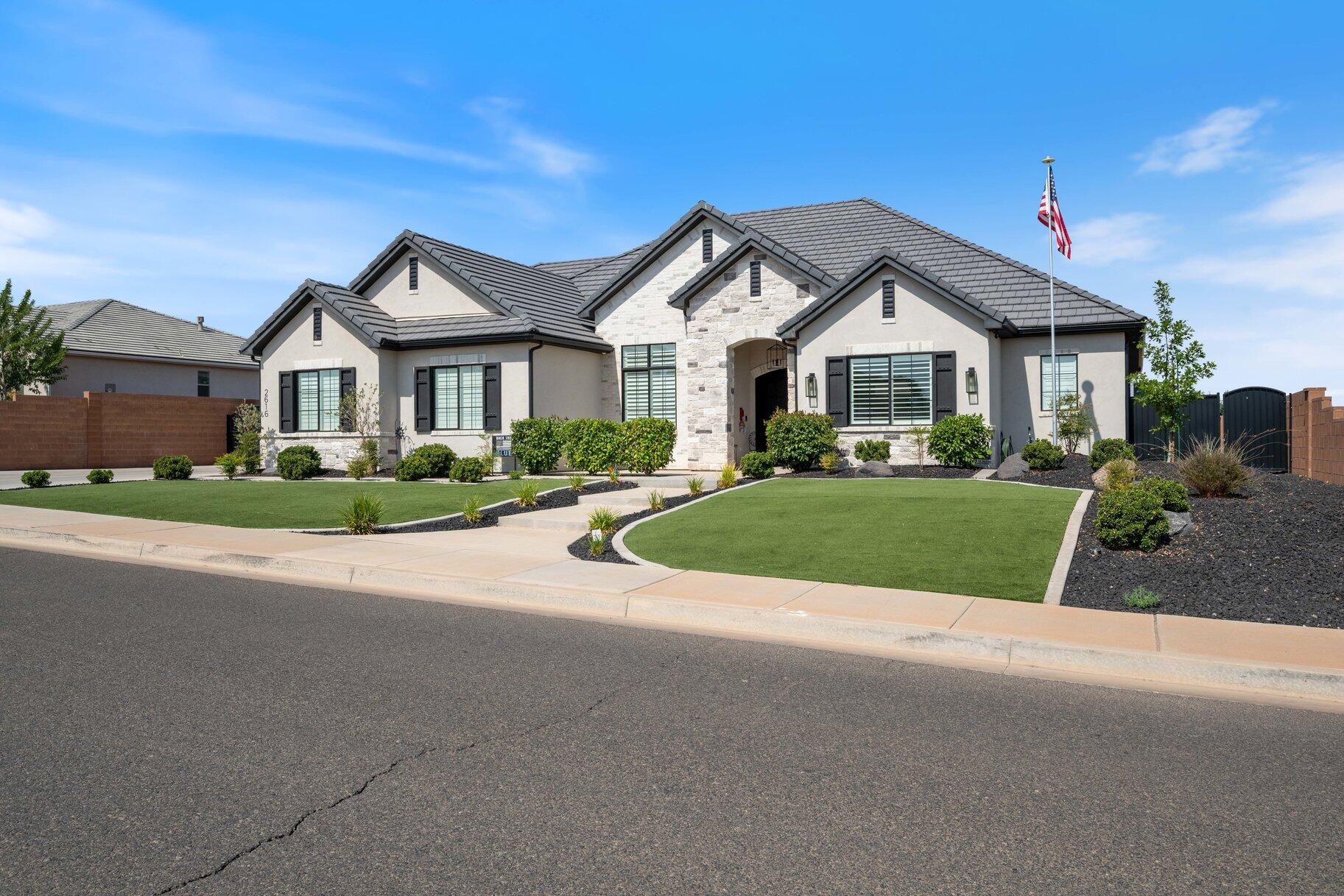 BRIDLE GATE ESTATES - Residential