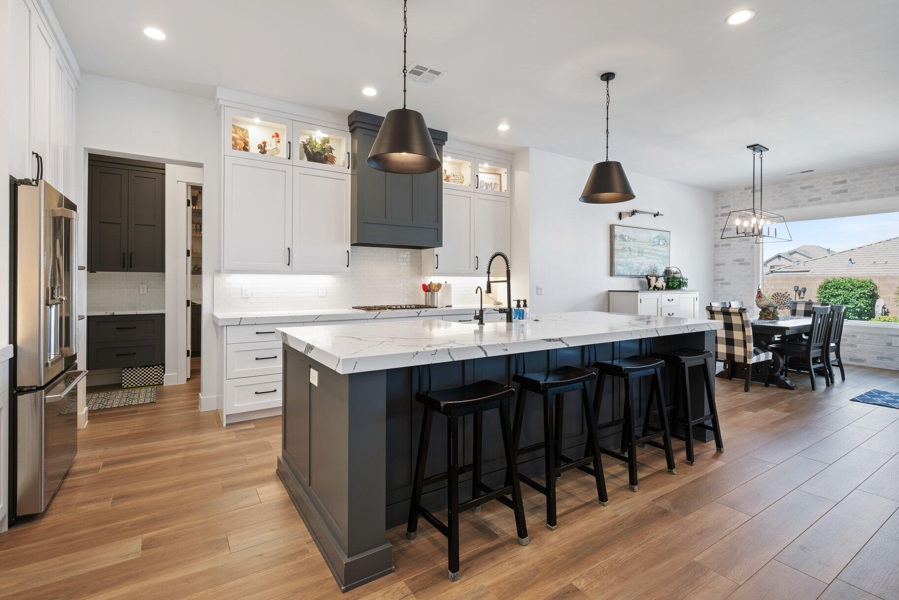 BRIDLE GATE ESTATES - Residential