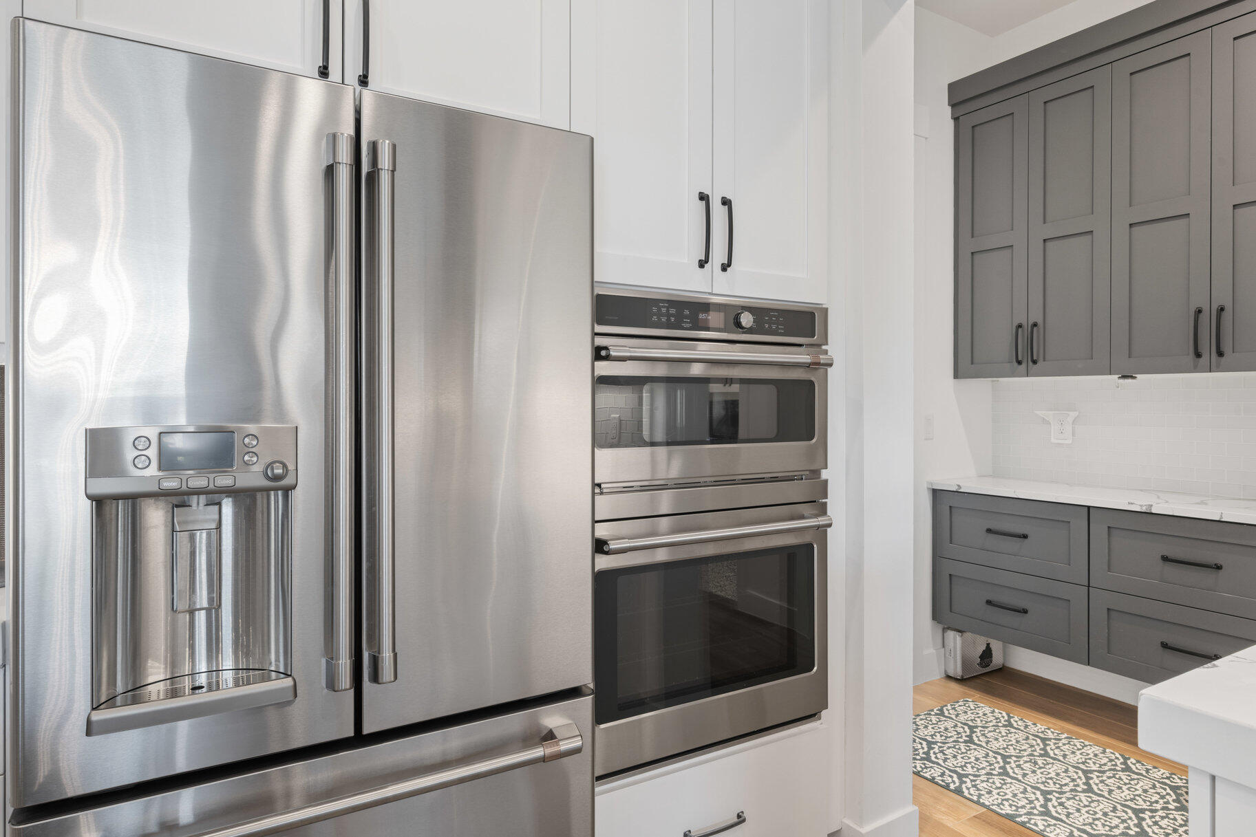 BRIDLE GATE ESTATES - Residential