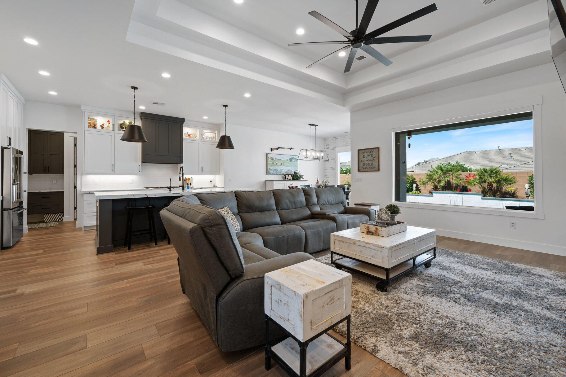 BRIDLE GATE ESTATES - Residential