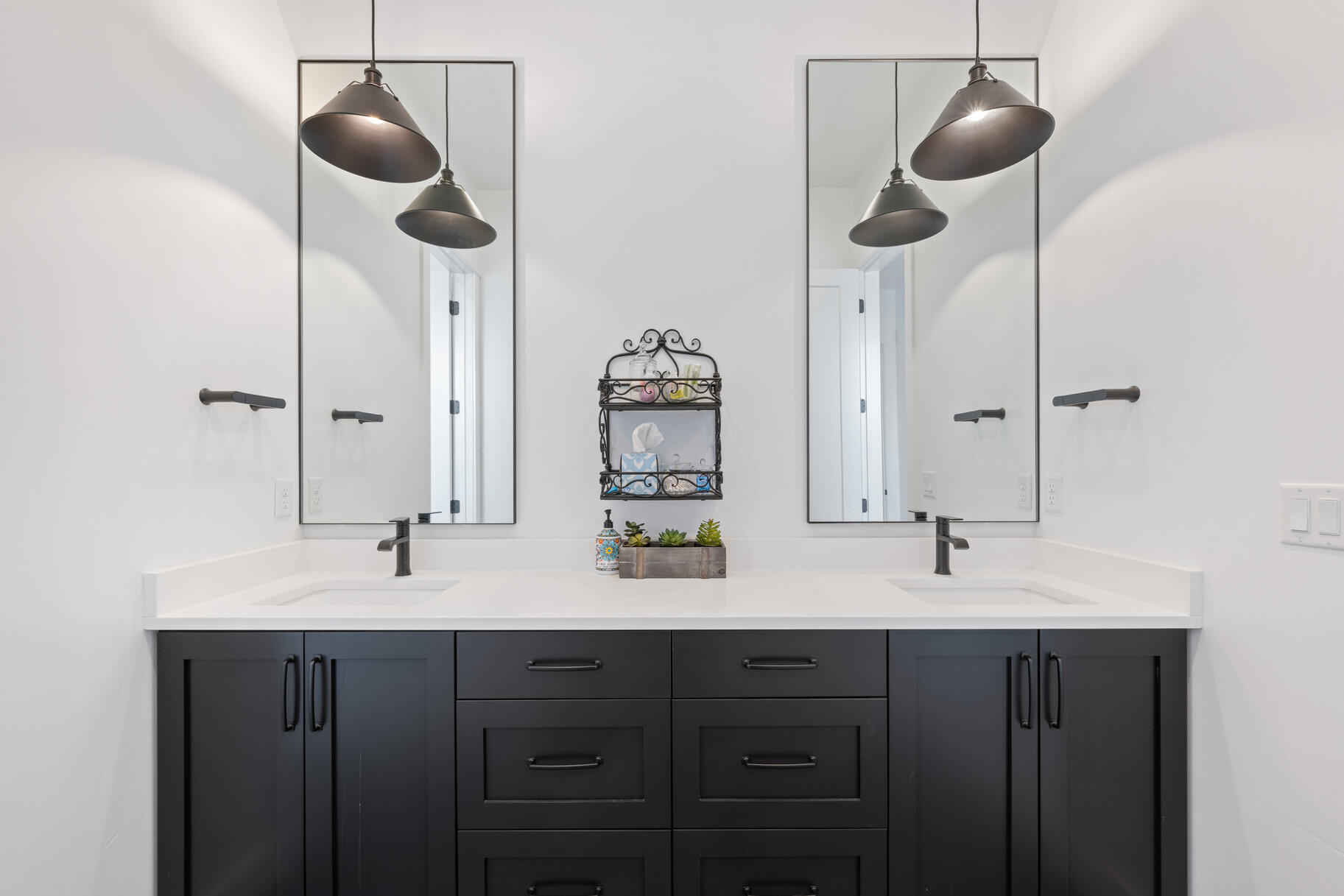 BRIDLE GATE ESTATES - Residential