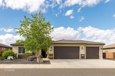 Photo of 765 N 2840 W, Hurricane, UT 84737 (MLS # 25-266130) Photo of 765 N 2840 W, Hurricane, UT 84737 (MLS # 25-266130)