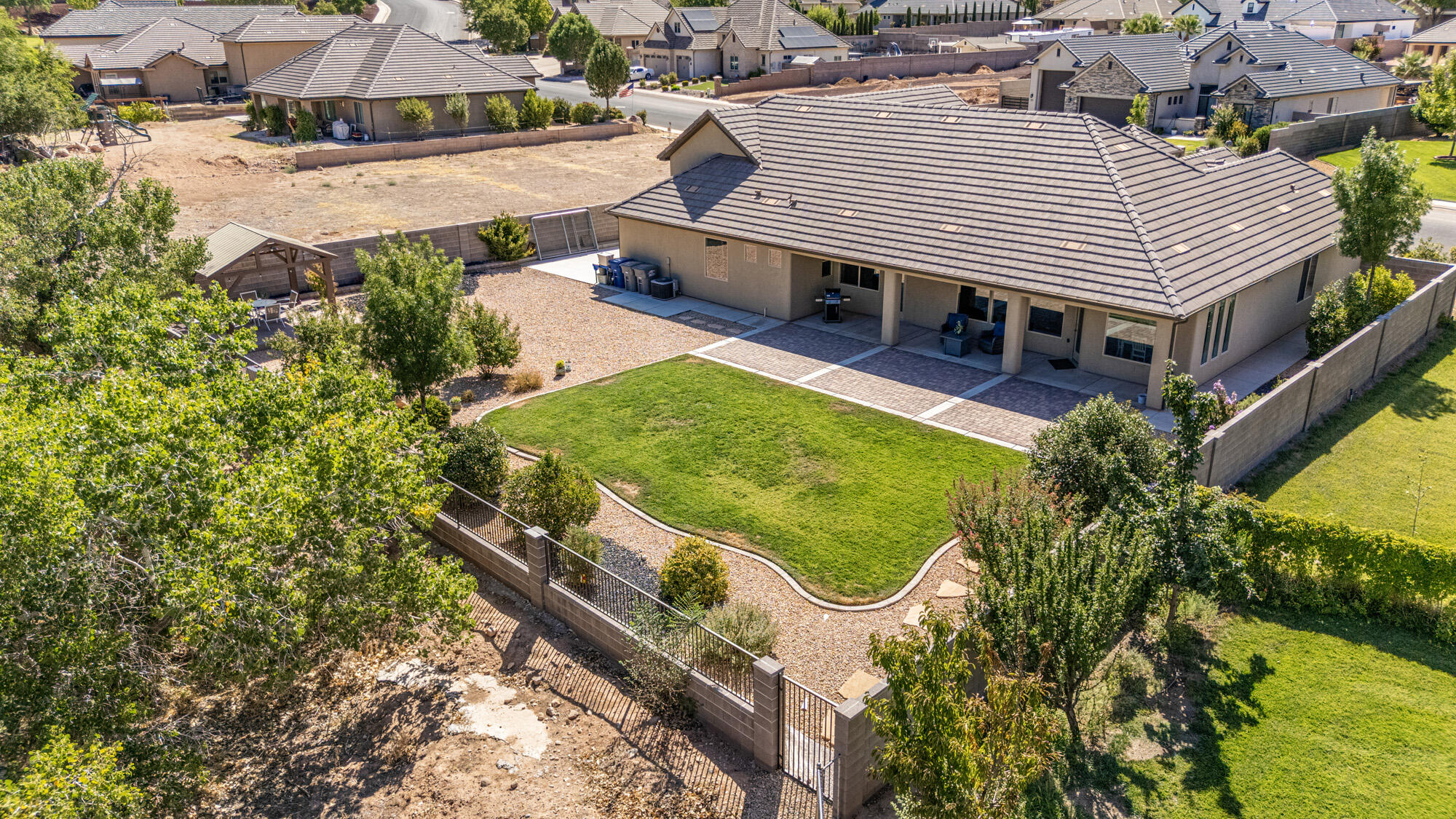 CHATEAUS AT RIVERWOOD ESTATES - Residential