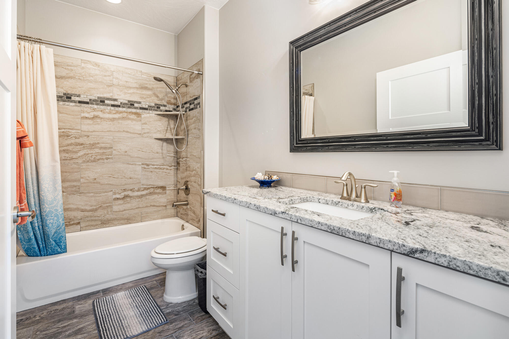 CHATEAUS AT RIVERWOOD ESTATES - Residential