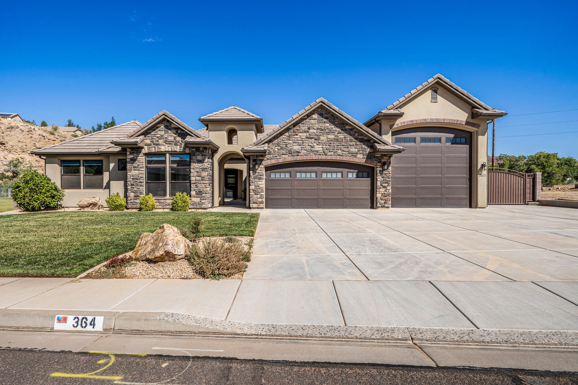 CHATEAUS AT RIVERWOOD ESTATES - Residential