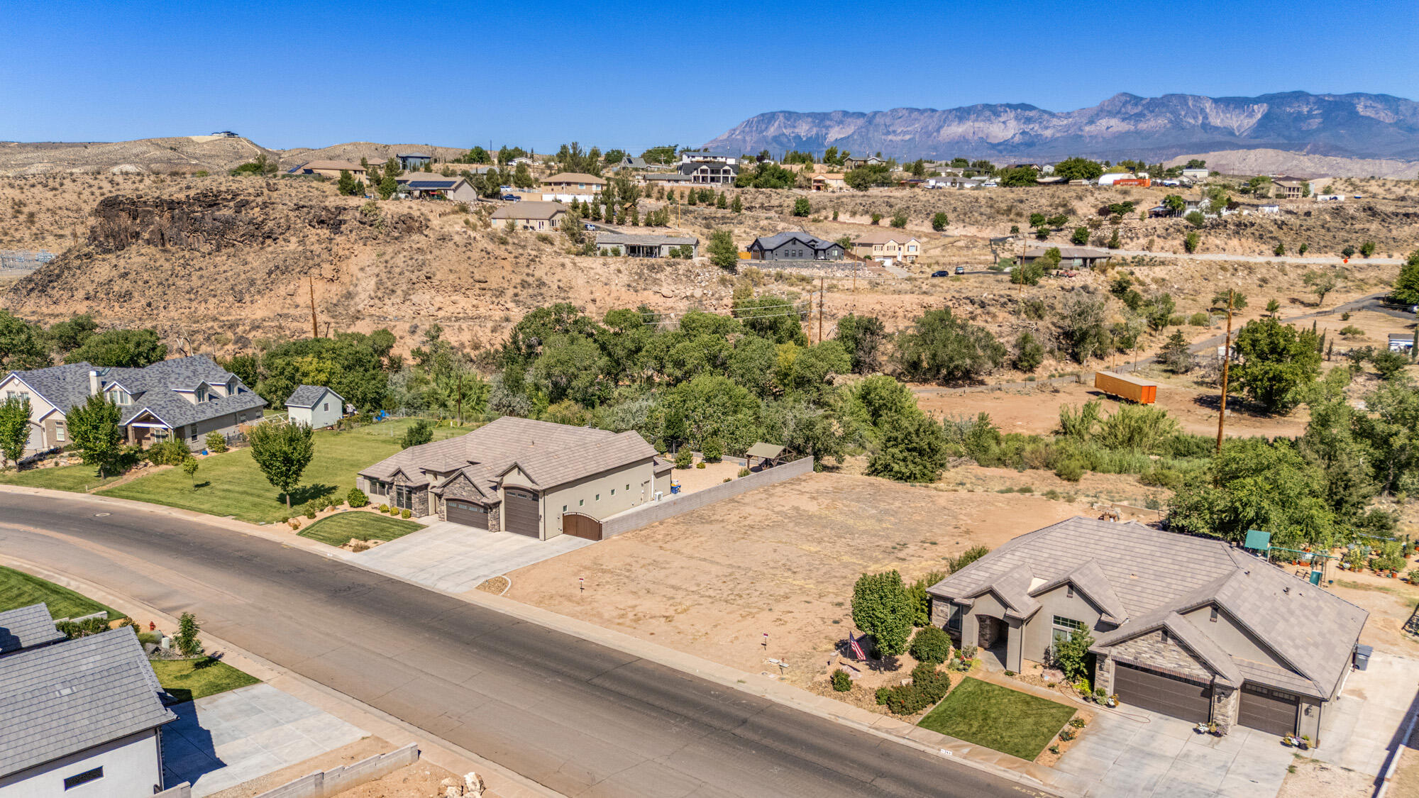 CHATEAUS AT RIVERWOOD ESTATES - Residential