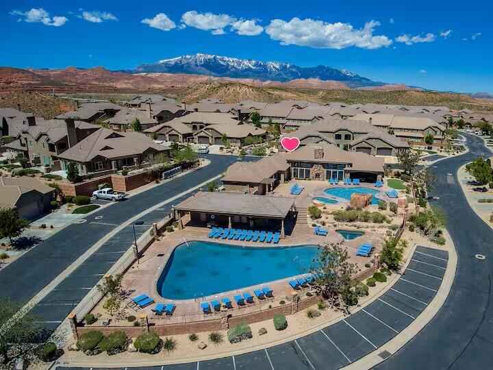 CORAL RIDGE TOWNHOMES - Residential