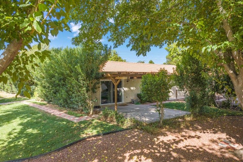 Photo of 320 N Sunflower DR 4 #4, Saint George, UT 84790 (MLS # 26-276956)