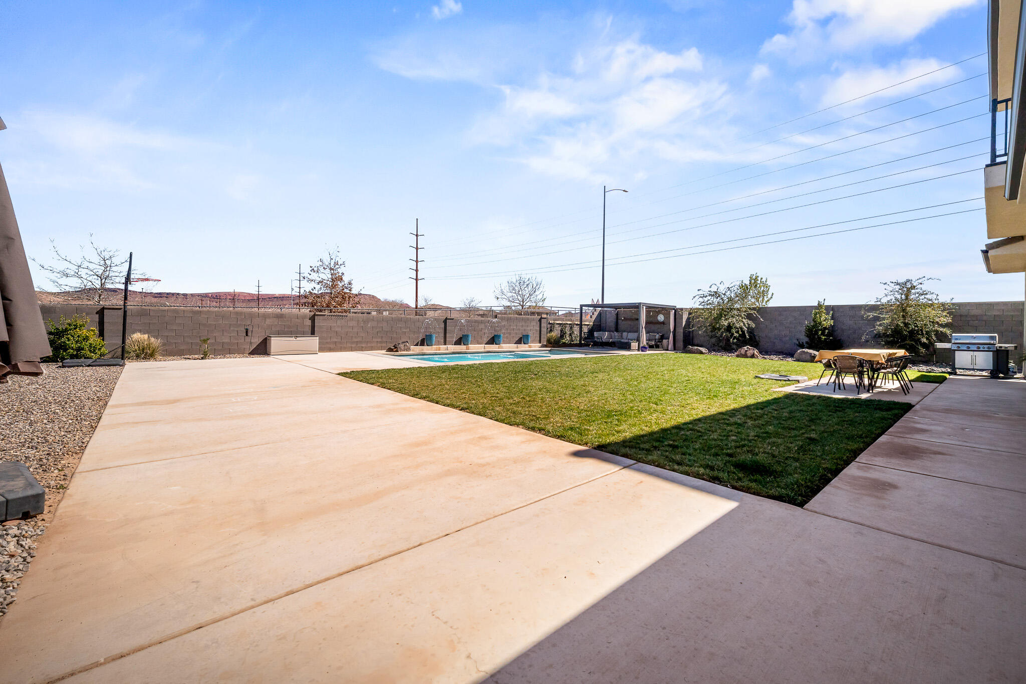 FRANKLIN FIELDS - Residential