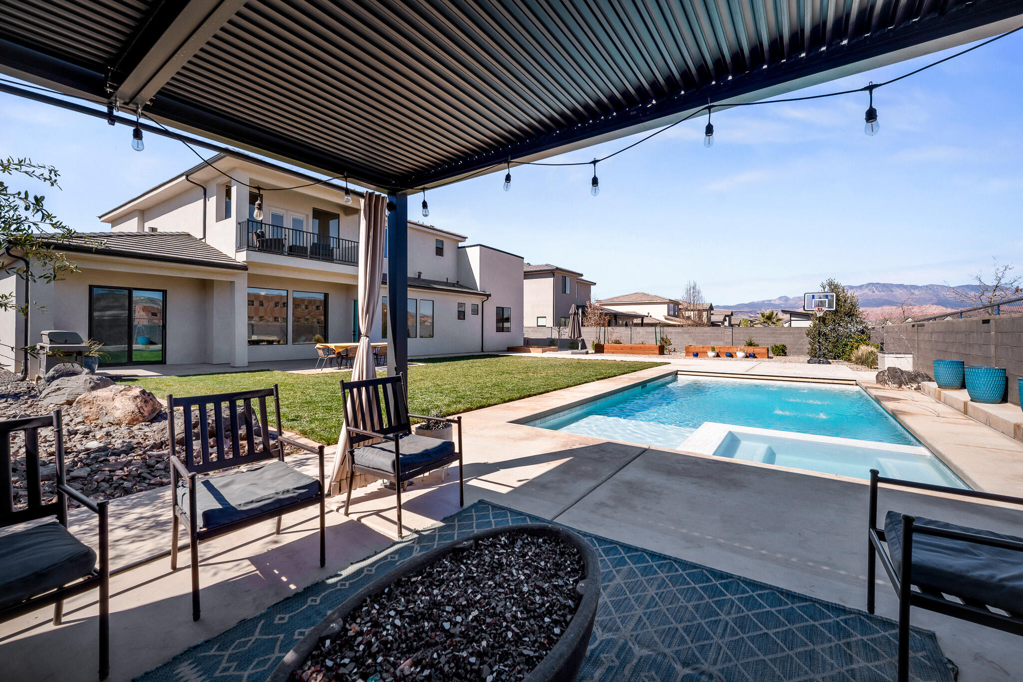 FRANKLIN FIELDS - Residential