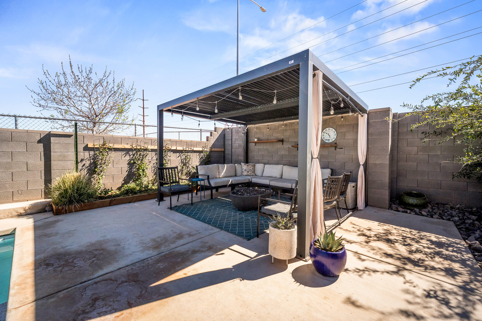 FRANKLIN FIELDS - Residential