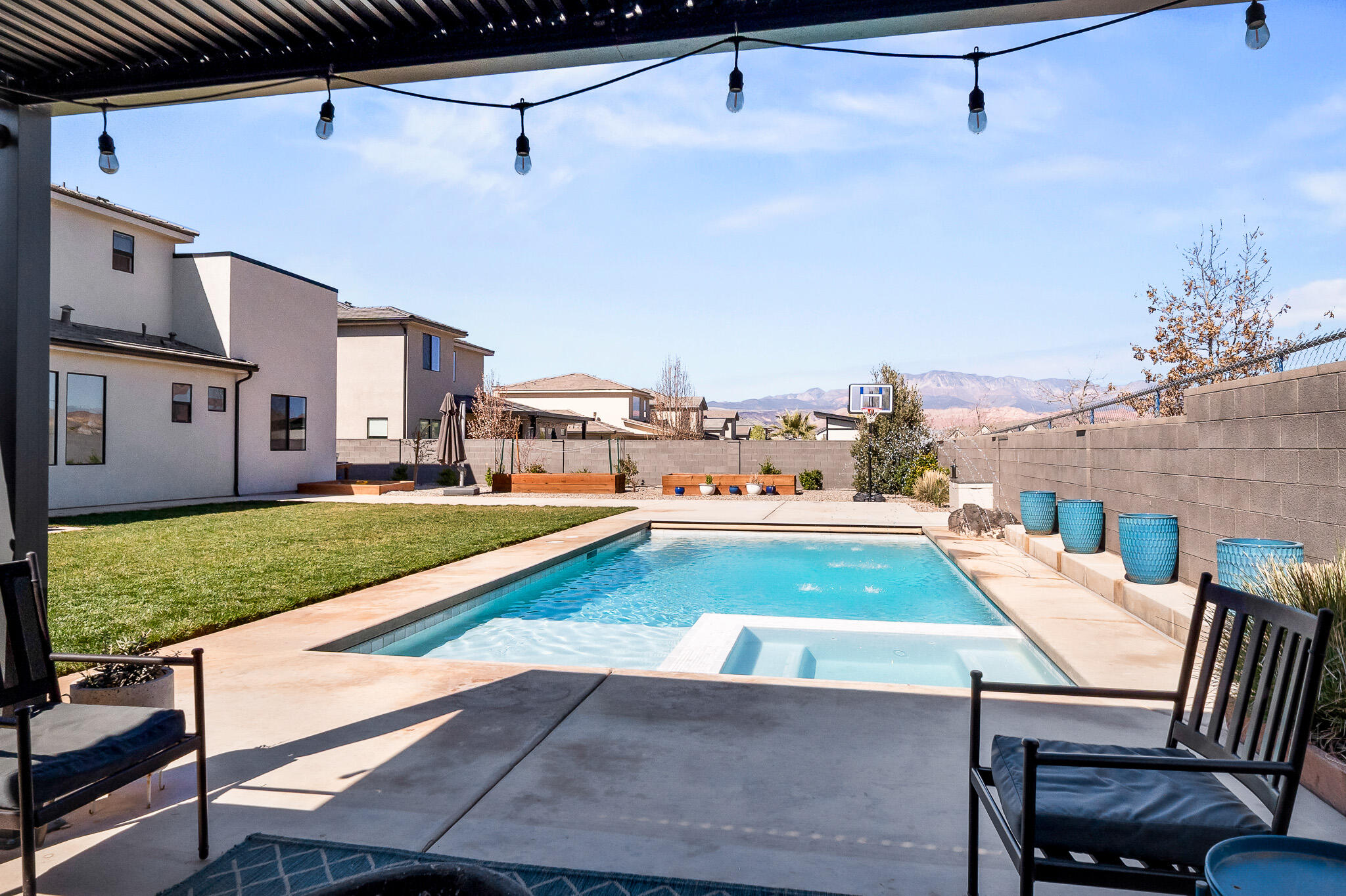 FRANKLIN FIELDS - Residential