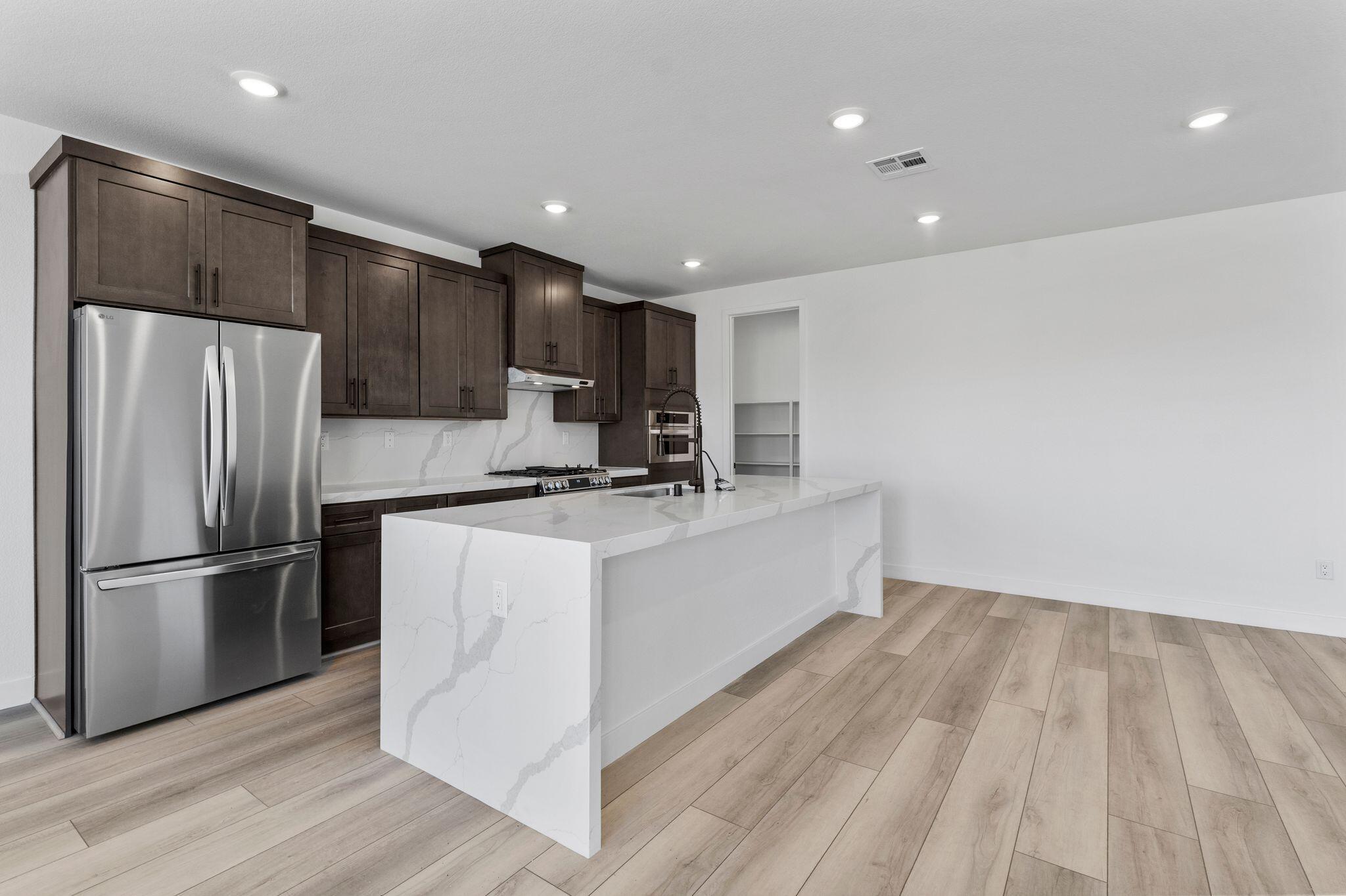 CECITA CREST AT DIVARIO - Residential