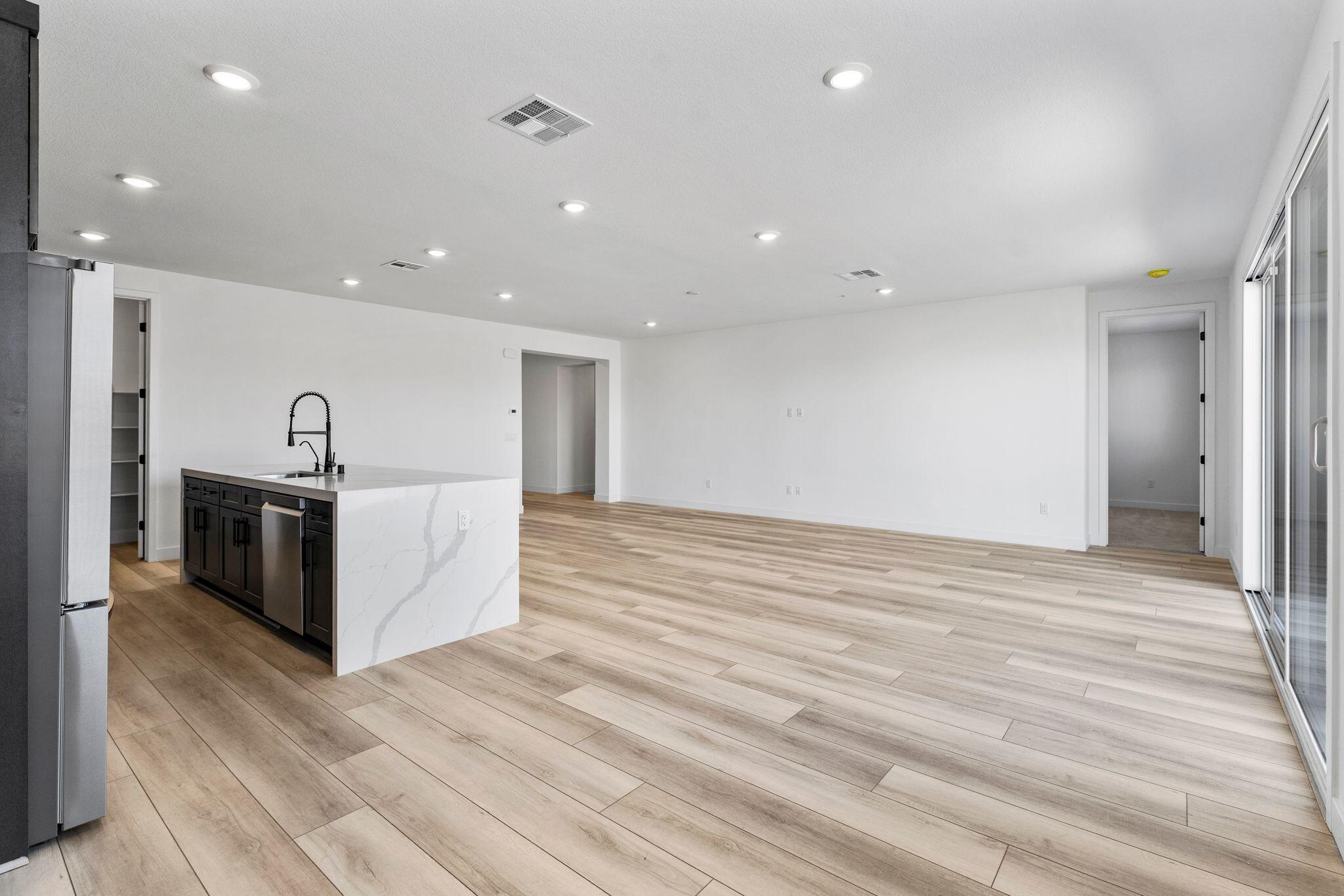 CECITA CREST AT DIVARIO - Residential