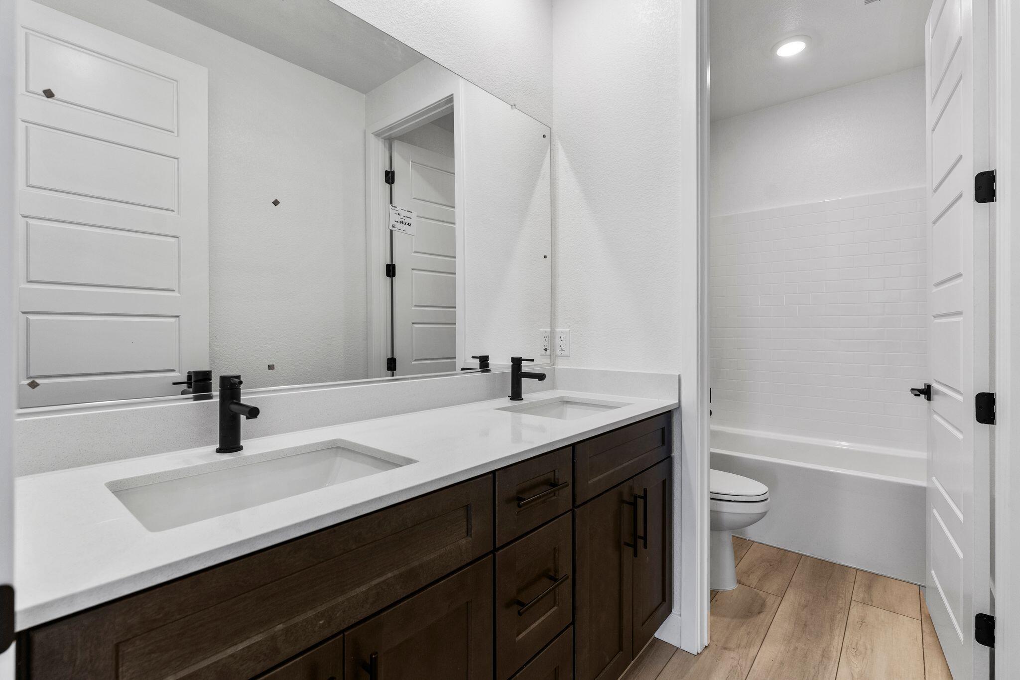 CECITA CREST AT DIVARIO - Residential