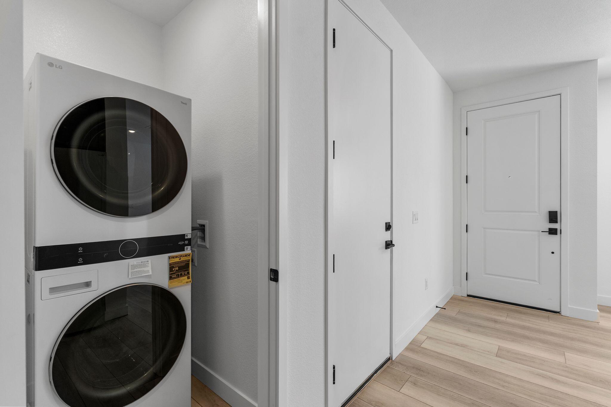 CECITA CREST AT DIVARIO - Residential