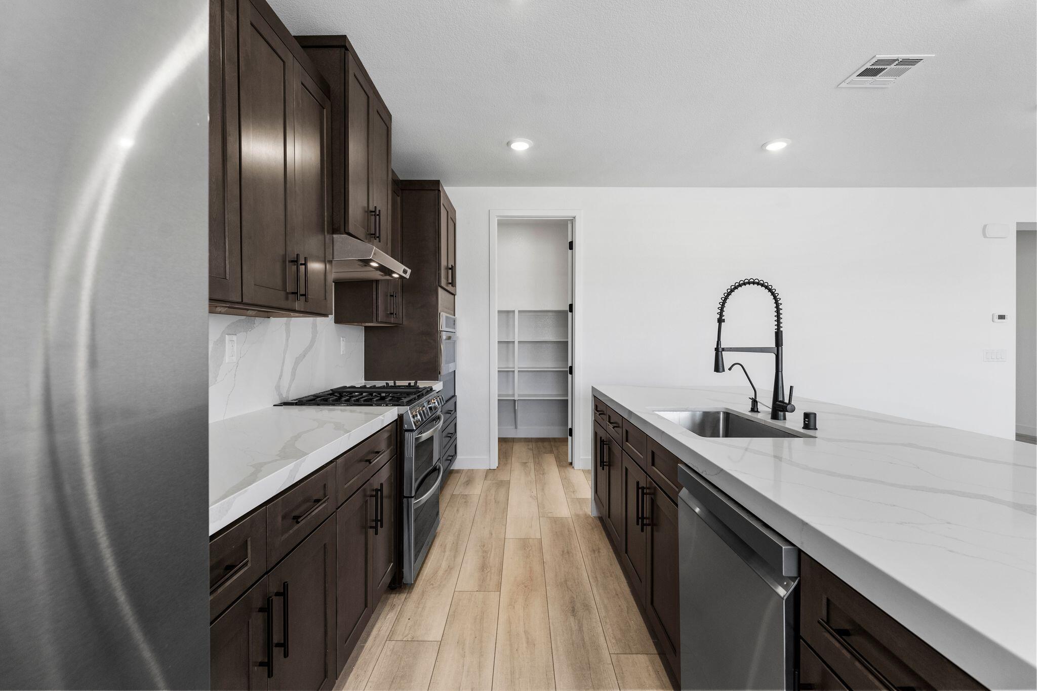 CECITA CREST AT DIVARIO - Residential