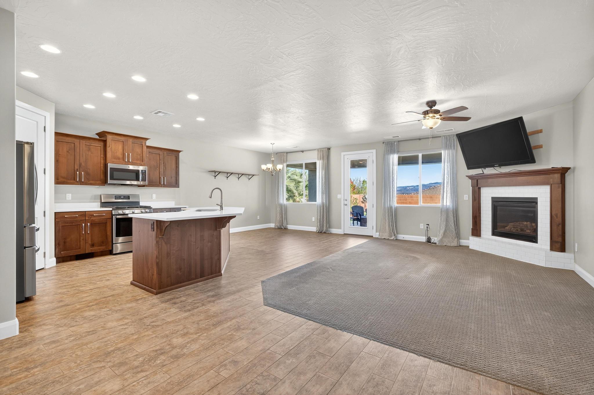 ASPEN ESTATES - Residential